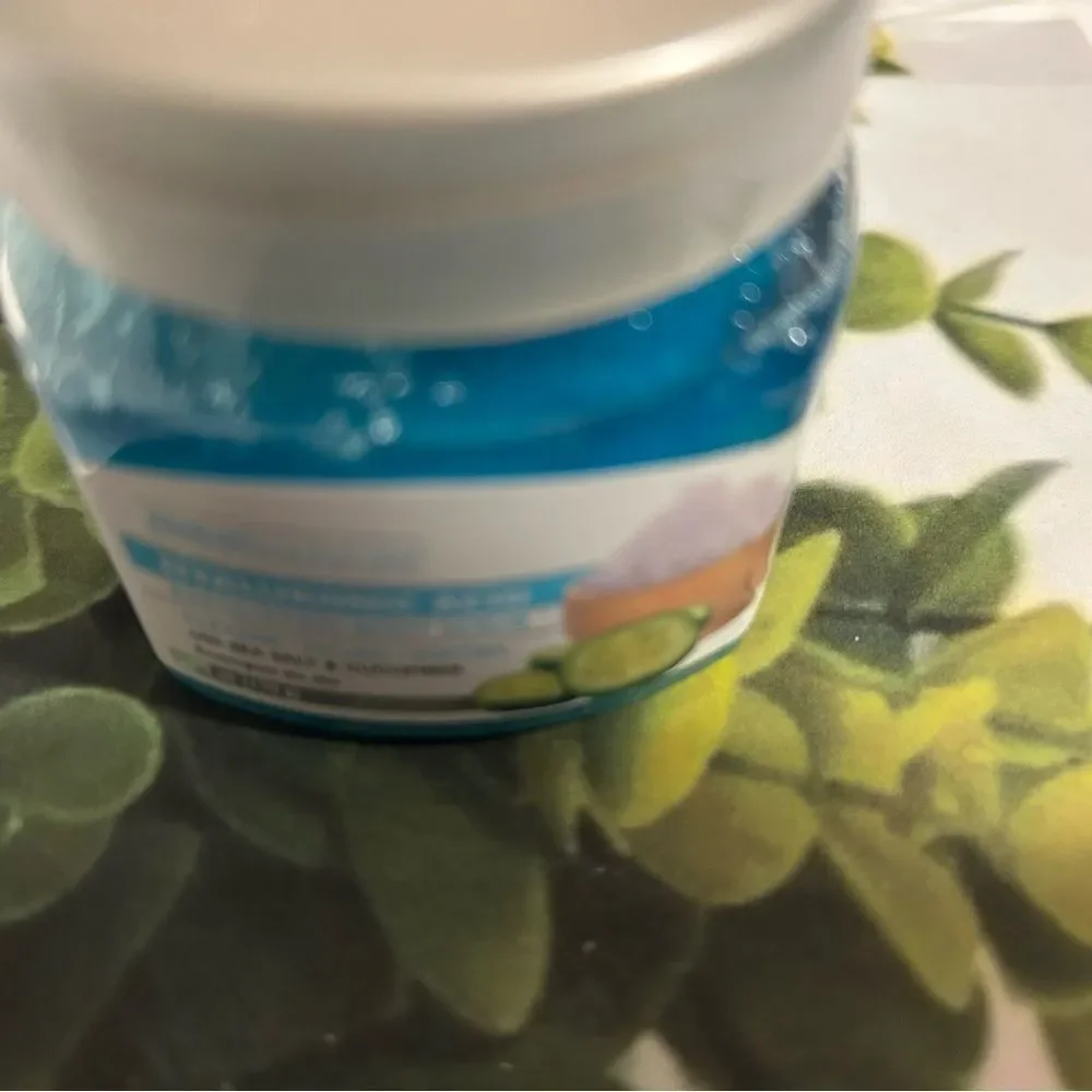 Hyaluronic Acid Exfoliating Body Scrub - Blue